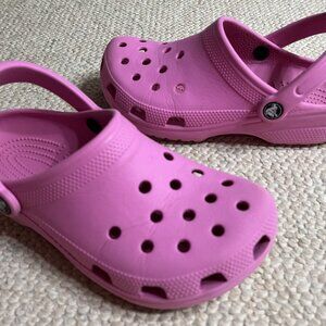 Crocs Classic Womens Size 7 Pink Clog Sandals Shoes Strap